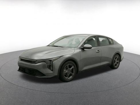 Used 2025 Kia K4 FWD image 3