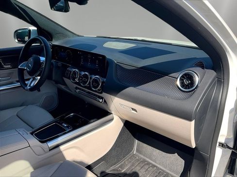 Used 2025 Mercedes-Benz GLA 250 4MATIC image 26