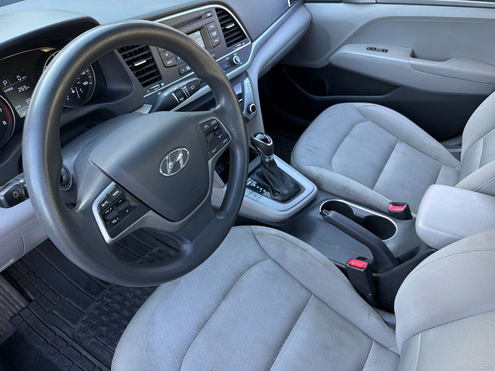 Used 2017 Hyundai Elantra SE FWD image 9