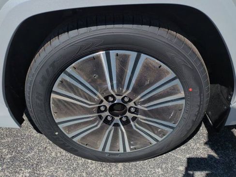 New 2026 Lexus LX 600 4WD w/ Luxury Package image 10