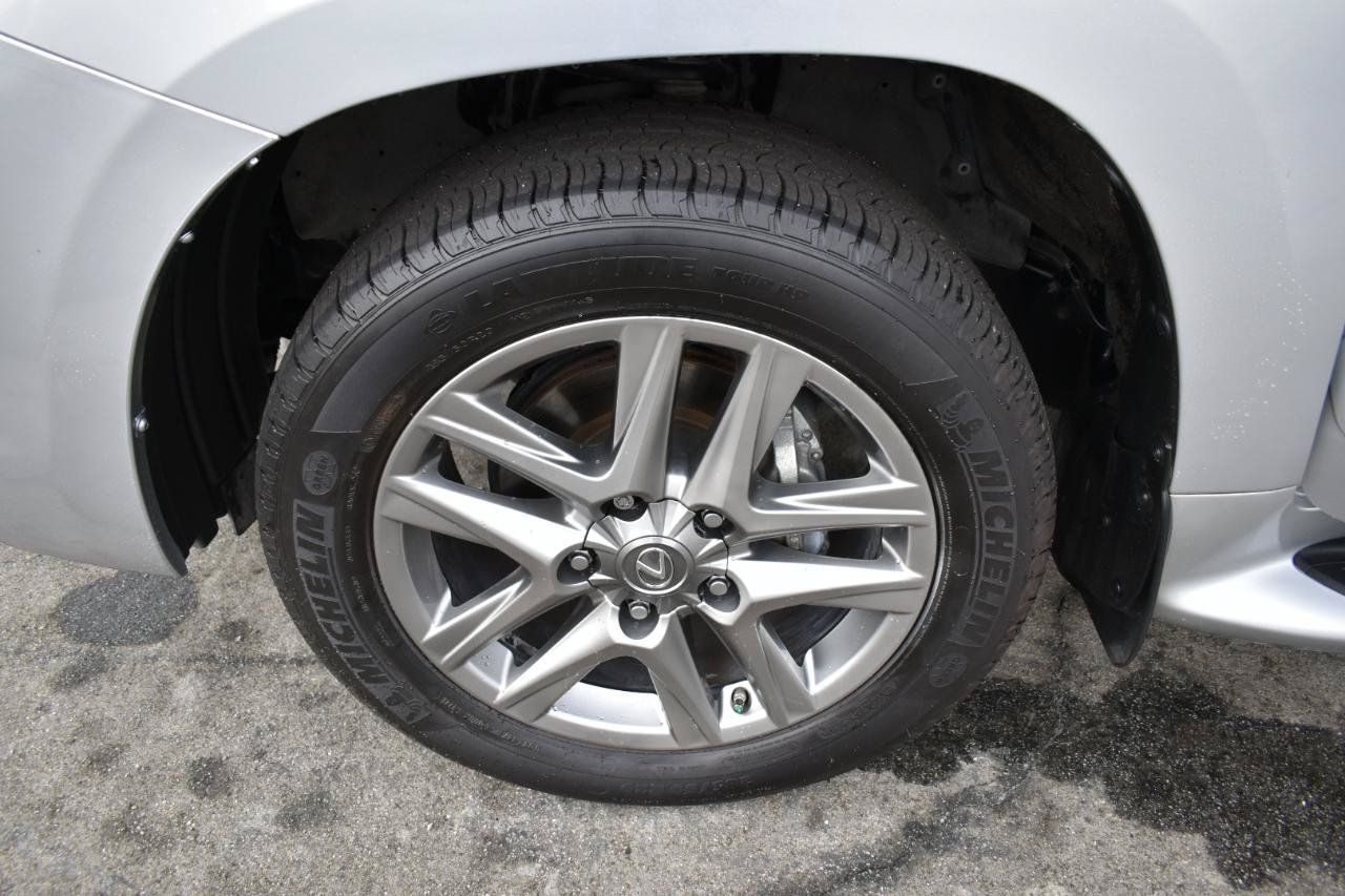 Used 2013 Lexus LX 570 4WD w/ Luxury Pkg image 34