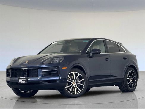 Used 2025 Porsche Cayenne Coupe image 1