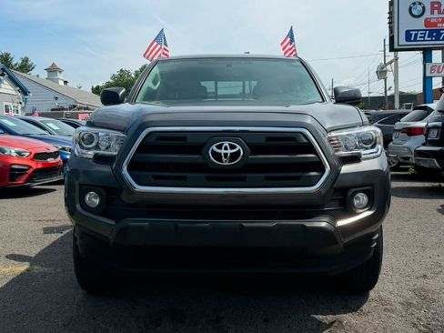 Used 2017 Toyota Tacoma SR5 w/ Tow Package AWD/4WD image 11