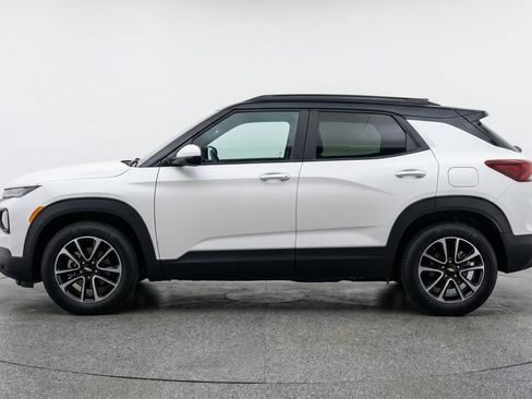 Used 2025 Chevrolet TrailBlazer LT image 5