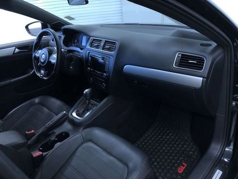 Used 2012 Volkswagen Jetta GLI FWD image 22