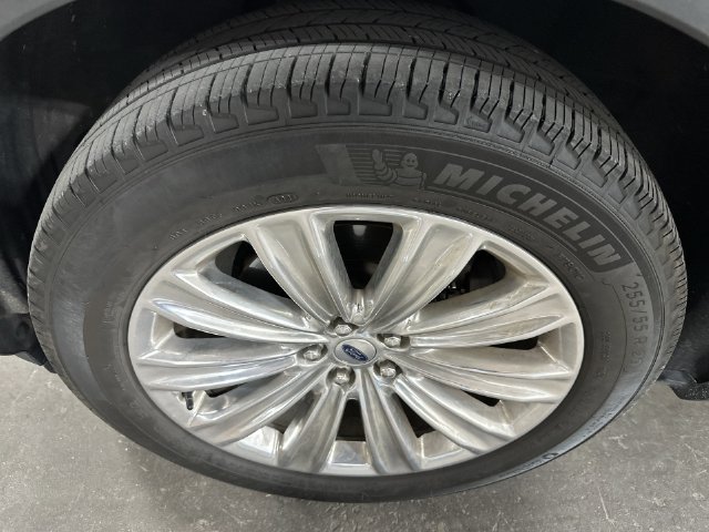 Used 2021 Ford Explorer Limited w/ Equipment Group 301A AWD/4WD image 23