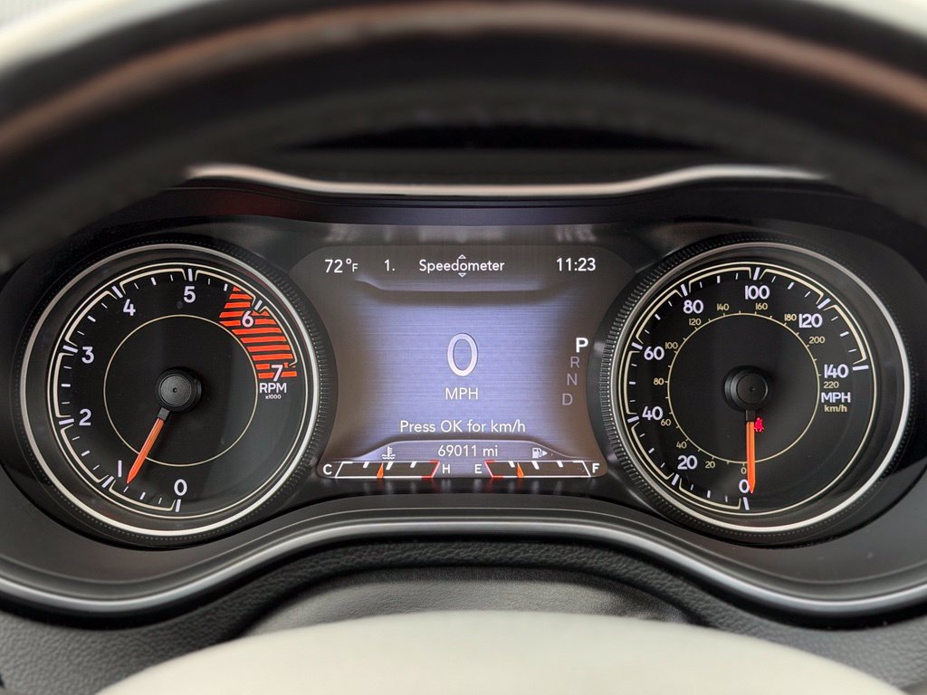 Used 2020 Jeep Cherokee Trailhawk AWD/4WD image 10