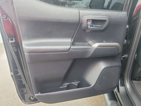 Certified 2021 Toyota Tacoma Limited image 13