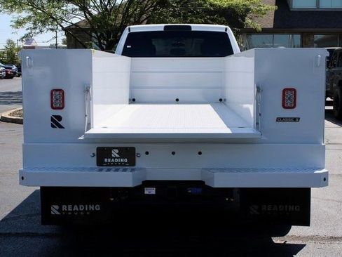 New 2024 RAM 5500 Tradesman w/ Chrome Appearance Group image 10