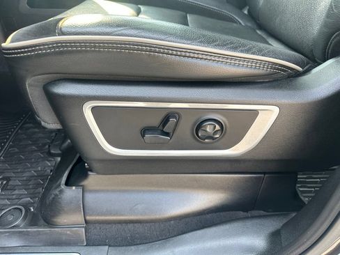 Used 2019 RAM 1500 Laramie w/ Sport Appearance Package AWD/4WD image 16