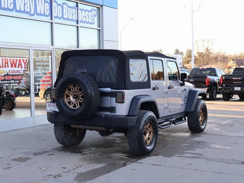 Used 2018 Jeep Wrangler Unlimited Sport S image 3