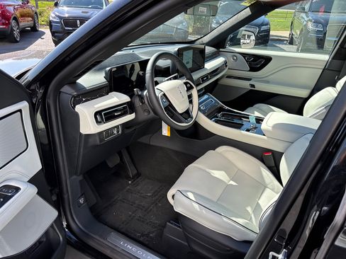 New 2025 Lincoln Aviator Black Label image 26
