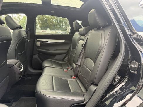 Used 2019 INFINITI QX50 Essential w/ Sensory Package AWD/4WD image 10