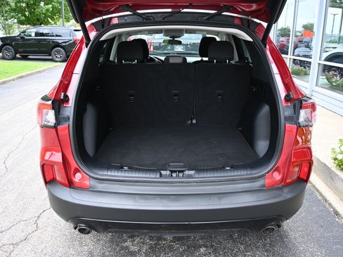 Used 2022 Ford Escape SE w/ SE Sport Appearance Package AWD/4WD image 5