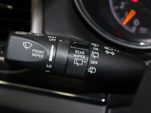 Used 2021 Jeep Grand Cherokee Limited image 36