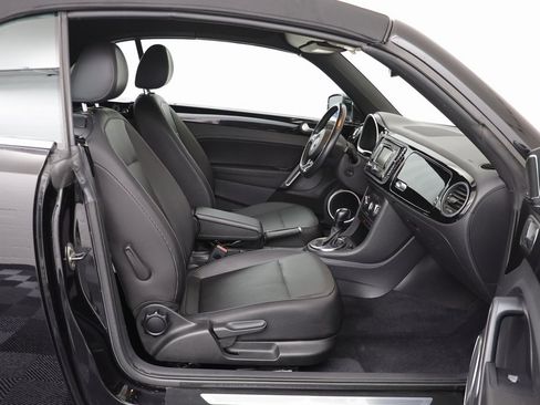 Used 2013 Volkswagen Beetle 2.5 image 19