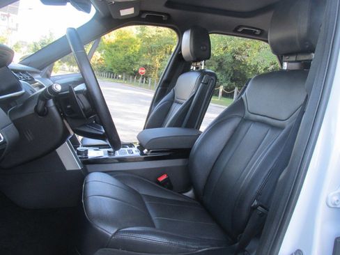 Used 2018 Land Rover Discovery HSE image 64