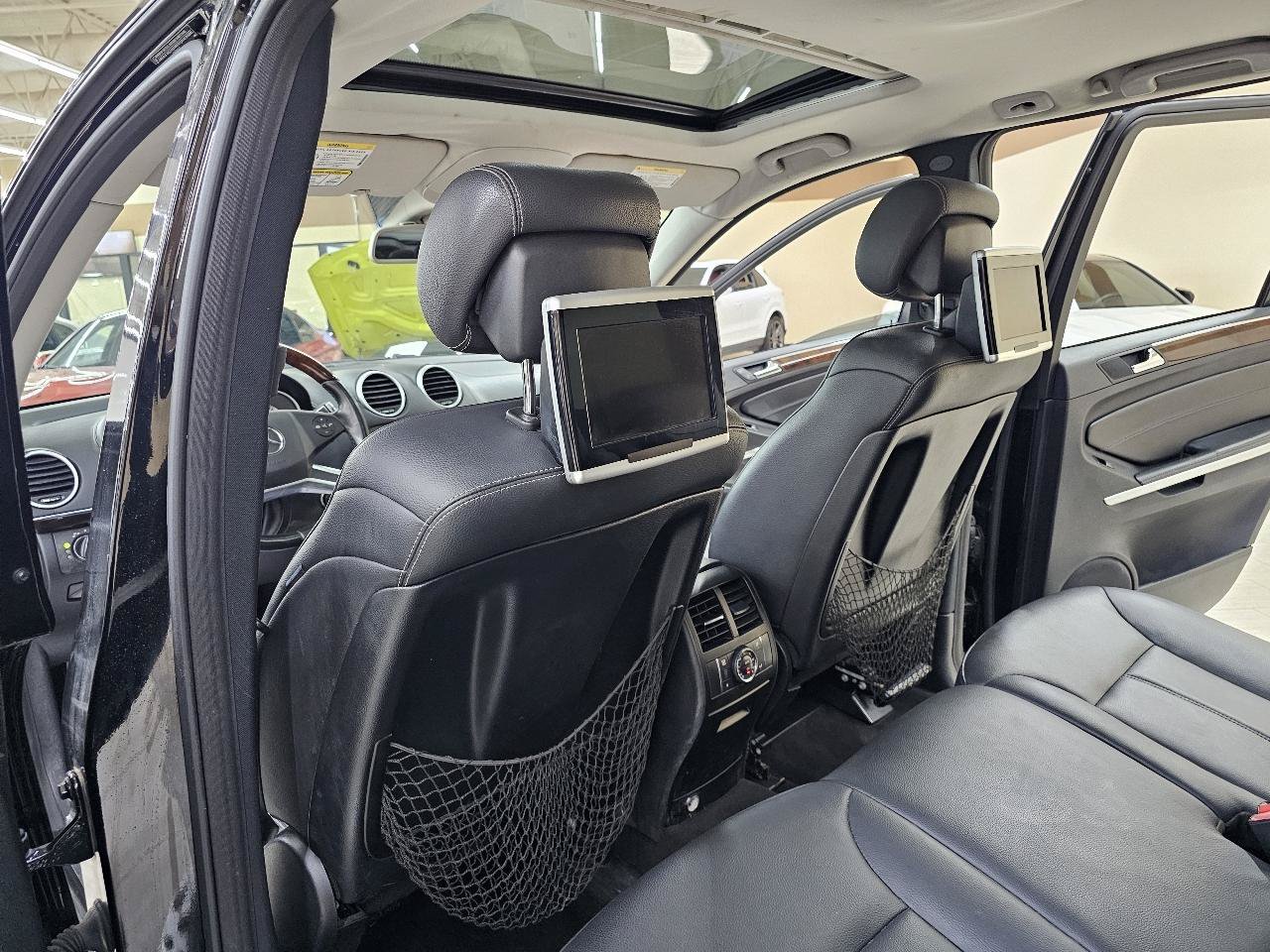 Used 2011 Mercedes-Benz GL 450 4MATIC image 27