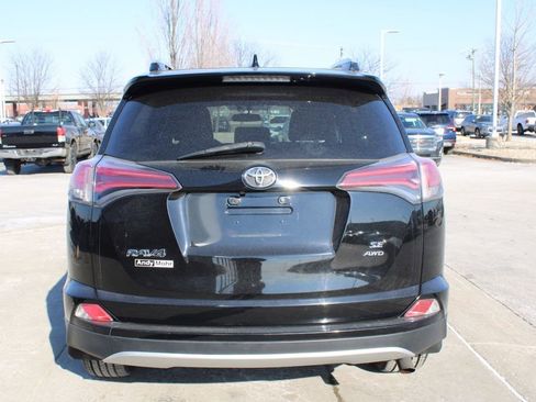 Used 2016 Toyota RAV4 SE image 8