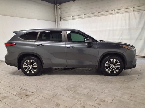 Used 2023 Toyota Highlander XLE image 10