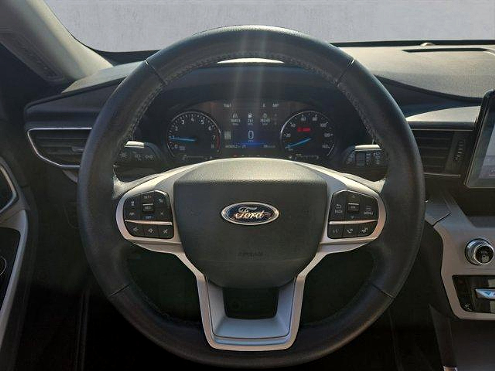 Certified 2023 Ford Explorer XLT w/ Equipment Group 202A AWD/4WD image 13