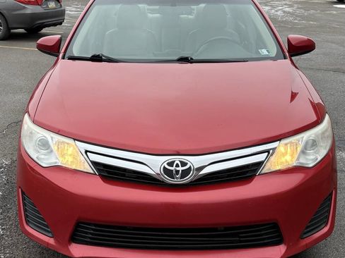 Used 2012 Toyota Camry LE image 2