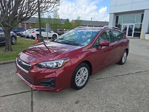 Used 2017 Subaru Impreza 2.0i Premium image 10