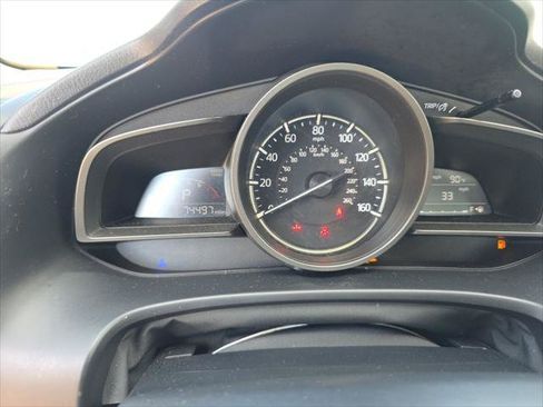 Used 2018 MAZDA MAZDA3 Sport FWD image 16
