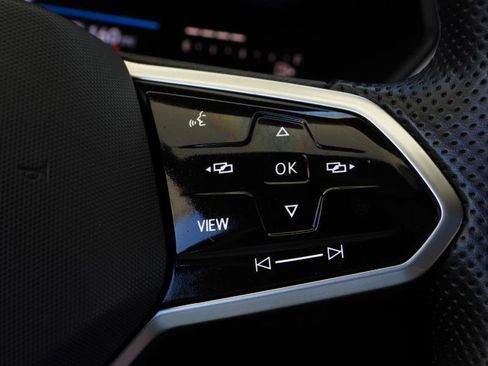 Used 2022 Volkswagen Tiguan SE R-Line image 83