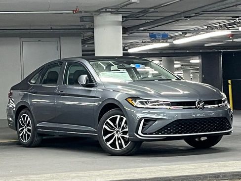 New 2026 Volkswagen Jetta SE image 2