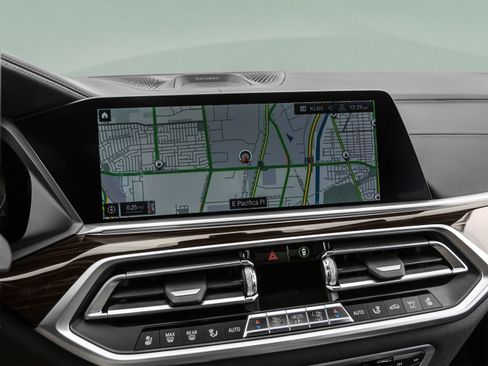 Used 2022 BMW X7 M50i w/ Dynamic Handling Package AWD/4WD image 29
