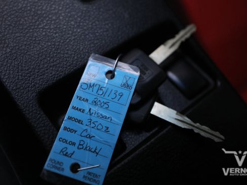 Used 2005 Nissan 350Z Touring image 25