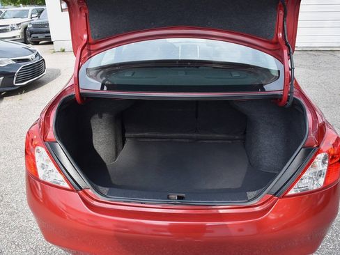 Used 2014 Nissan Versa SV FWD image 13