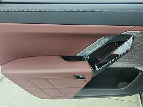 Used 2025 BMW i7 eDrive50 image 34