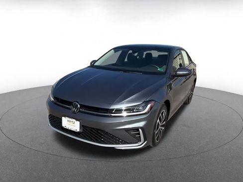 Used 2025 Volkswagen Jetta SE image 7