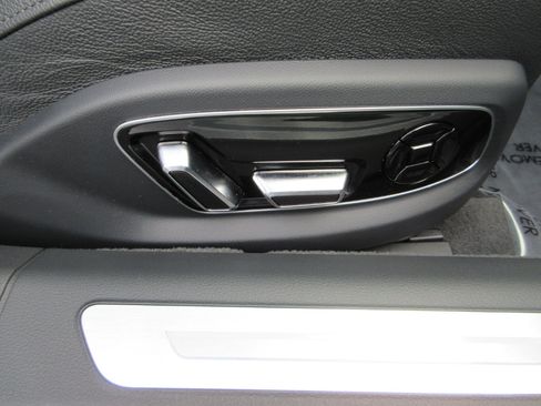 Used 2022 Audi A8 L 3.0T image 24