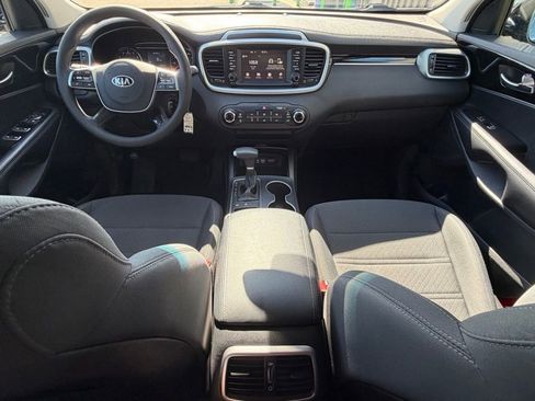 Used 2020 Kia Sorento LX AWD/4WD image 8