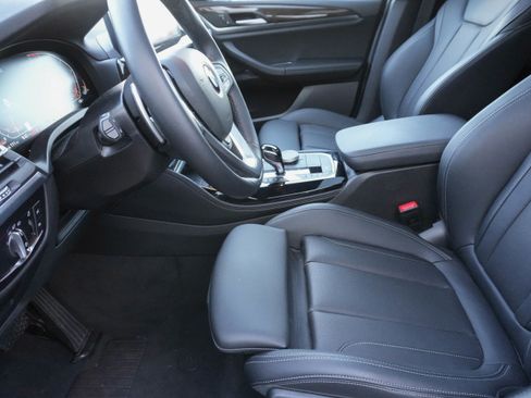 Used 2025 BMW X4 xDrive30i image 12