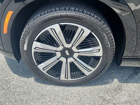 Certified 2025 Cadillac Escalade IQ Luxury 2 AWD/4WD image 8