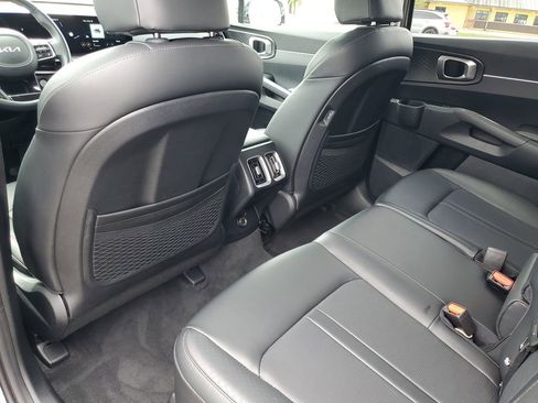 Used 2025 Kia Sorento S w/ Panoramic Sunroof Package FWD image 23