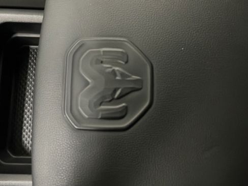 Used 2025 RAM 1500 Laramie w/ Advanced Safety Group II AWD/4WD image 19