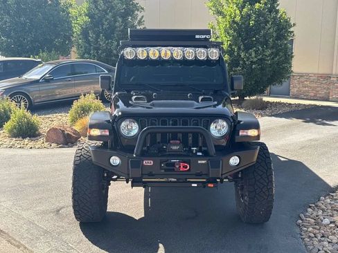 Used 2023 Jeep Gladiator Rubicon w/ Cold Weather Group AWD/4WD image 7