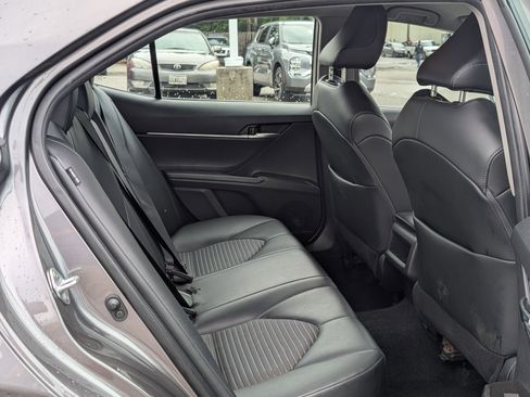 Used 2023 Toyota Camry SE image 11