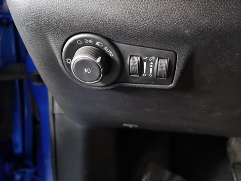 Used 2024 Jeep Compass Latitude AWD/4WD image 33