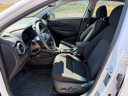 Used 2023 Hyundai Kona SEL AWD/4WD image 14