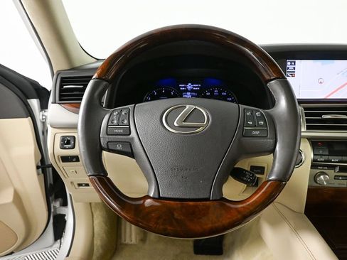 Used 2016 Lexus LS 460 AWD w/ Comfort Package image 2