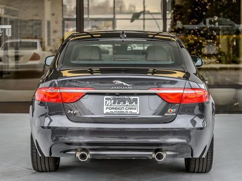 Used 2018 Jaguar XF S image 8