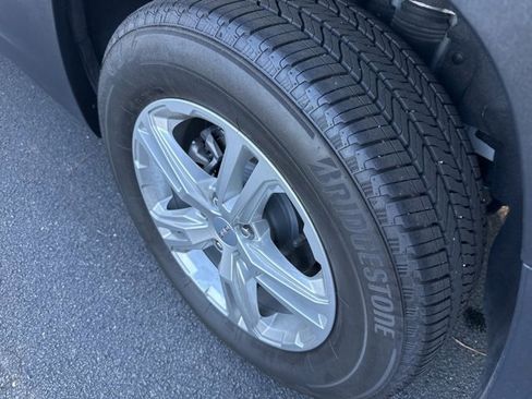 Used 2024 GMC Terrain SLE image 30