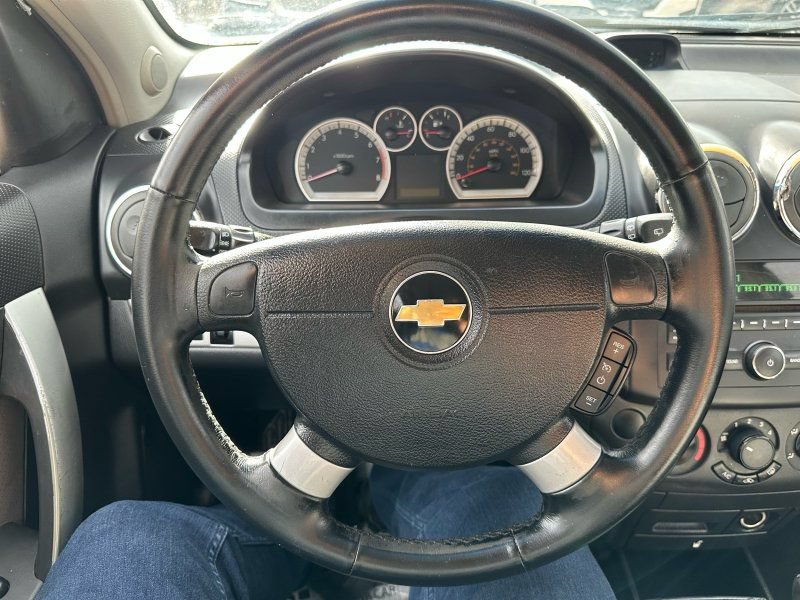 Used 2011 Chevrolet Aveo5 LT FWD image 18
