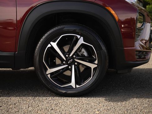 Used 2023 Chevrolet TrailBlazer RS w/ Convenience Package AWD/4WD image 25